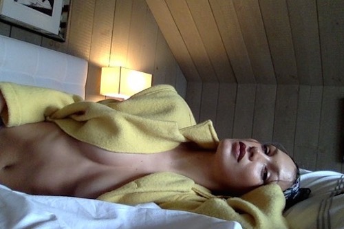 Bella Hadid è hot su Instagram 91534548 2776250509149173 8271164544935846231 n Bella Hadid è hot su Instagram