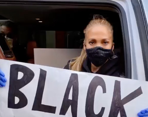 JLO Jennifer Lopez manifesta a LA per il BLM