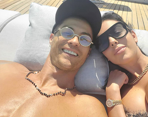 cr7 Cristiano Ronaldo e Georgina Rodriguez relax in mezzo al mare