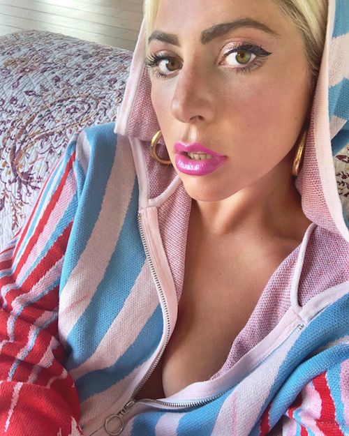 106419932 169770481197980 1247741808102153728 n Lady Gaga, il makeup da quarantena è pink