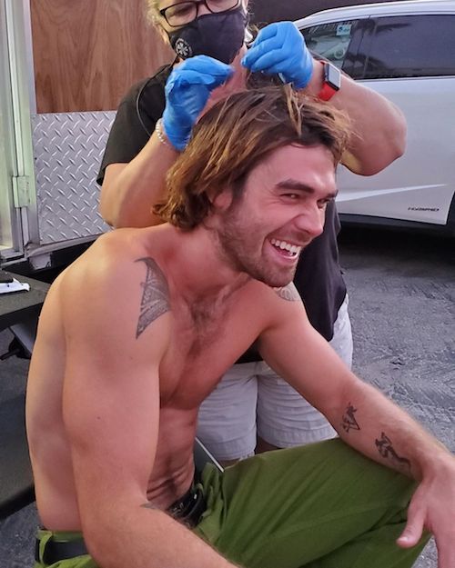 116369046 2851431984966588 2434685299471061860 n KJ Apa, incidente sul set