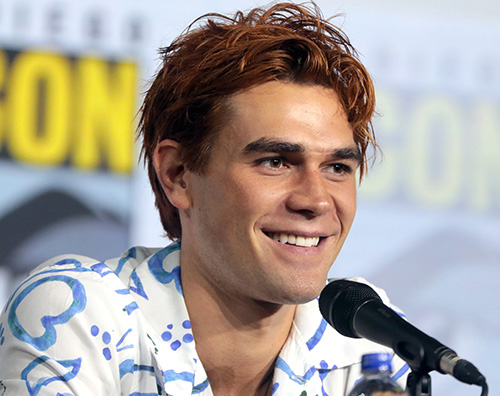 kj apa KJ Apa, incidente sul set