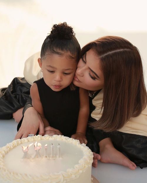 117293416 829736207559450 3982759202417965348 n Kylie Jenner, compleanno con Stormi