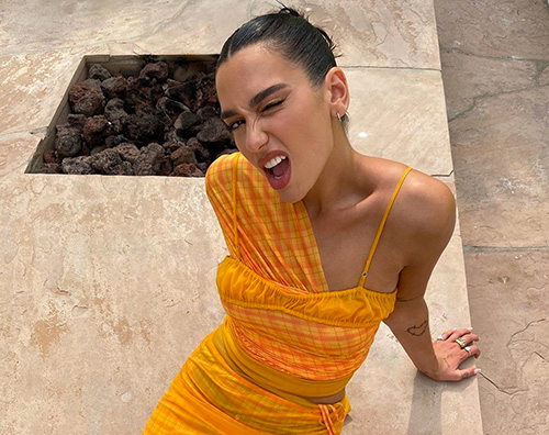 Dua Lipa Dua Lipa ha compiuto 25 anni