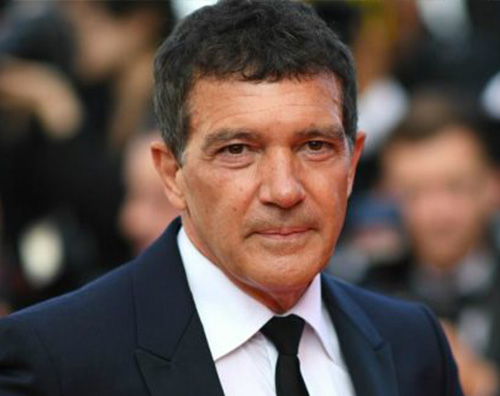 banderas Antonio Banderas è un centauro su Instagram