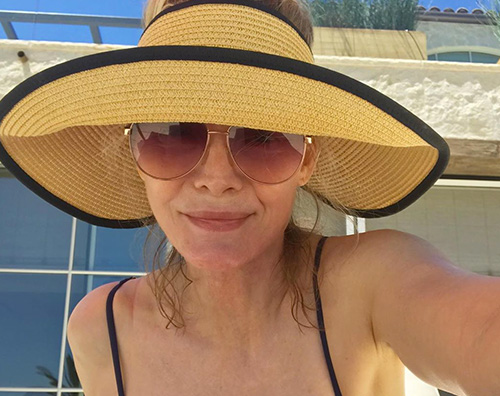 michelle pfeiffer Michelle Pfeifer, selfie in piscina