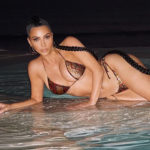 kim k 3 150x150 Kim Kardashian, una sirenetta in piscina
