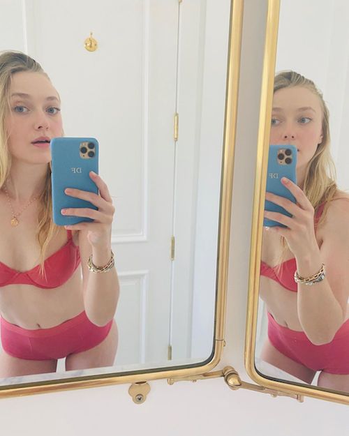 121000984 1043383619406850 5809033547907717148 n Dakota Fanning in lingerie per una buona causa