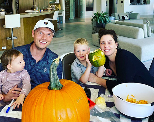 Nick Carter Nick Carter si prepara ad Halloween con la famiglia