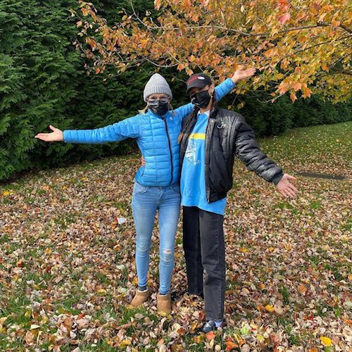 Bella Hadid ha accompagnato sua madre a votare 123280366 654848501799699 7045032703439847964 n Bella Hadid ha accompagnato sua madre a votare