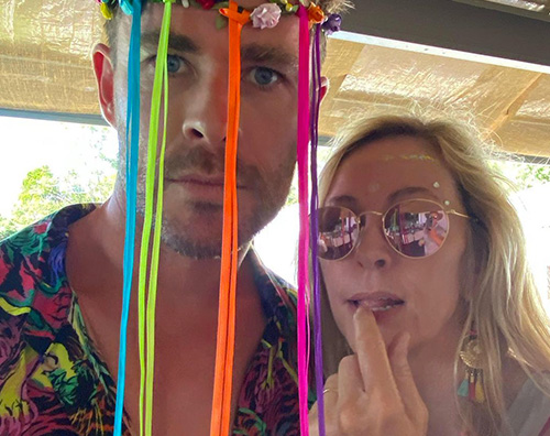 chris hemsworth Chris Hemsworth festeggia il compleanno di sua madre