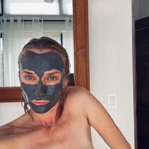 134751423 2719712318340835 2080027345400017452 n Diane Kruger in topless su Instagram