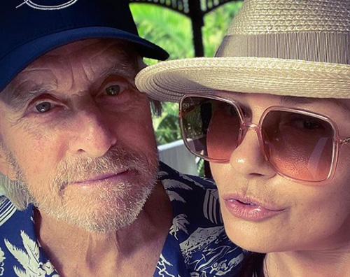 douglas Catherine Zeta Jones e Michael Douglas, selfie di coppia