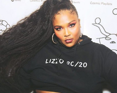 lizzo cover Lizzo in topless su Instagram