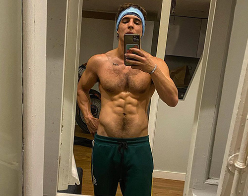 Miguel Herran mostra gli addominali su Instagram miguel Miguel Herran mostra gli addominali su Instagram