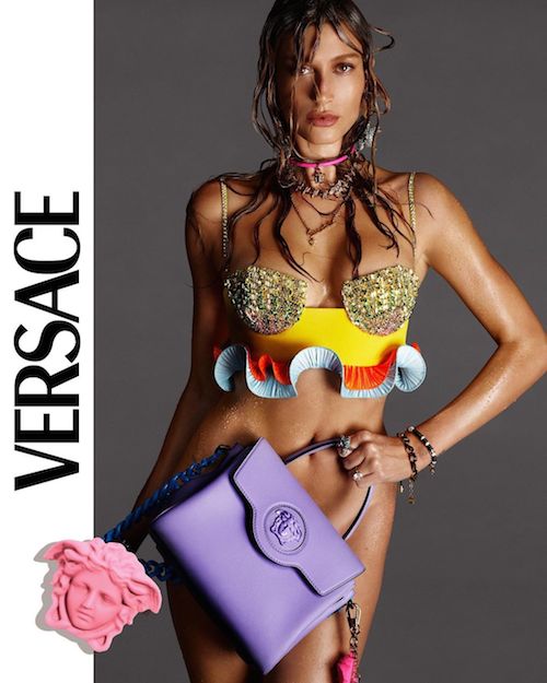 137548883 399652357768750 463734513949307002 n Hailey Baldwin hot per Versace