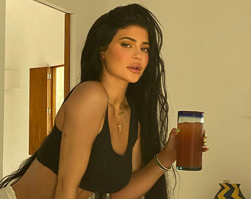 kylie cover Kylie Jenner pazzesca in bikini