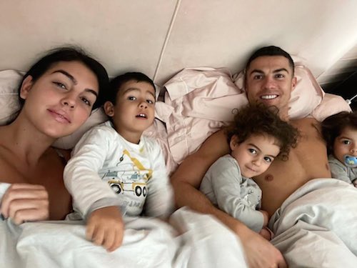 144720157 846006979578175 3373676170216180396 n Cristiano e Georgina, quadretto di famiglia su Instagram