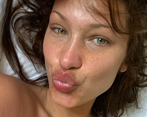 bella cover Bella Hadid, bikini da sogno su Instagram