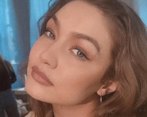 gigi cover Gigi Hadid ritorna sul set per uno shooting