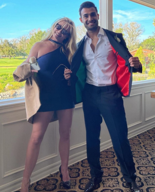 Britney Spears raggiante insieme a Sam Schermata 2021 04 25 alle 22.59.49 Britney Spears raggiante insieme a Sam