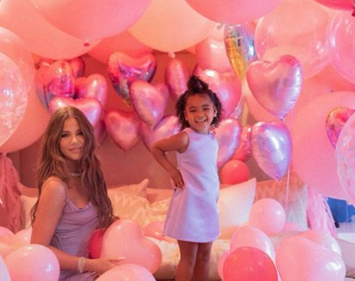 khloe kardashian Khloe Kardashian celebra il compleanno di True