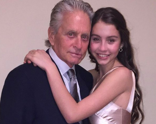 michael douglas Michael Douglas celebra i 18 anni di Carys su Instagram