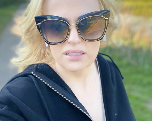 rebel wilson Rebel Wilson, selfie allaria aperta