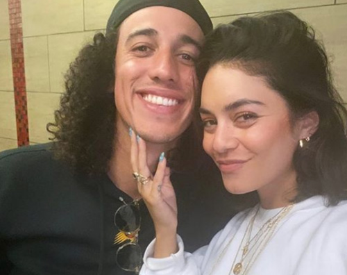 vanessa hudgens Vanessa Hudgens innamorata sui social