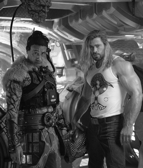Chris Hemsworth celebra la fine delle riprese di Thor: Love and Thunder Schermata 2021 06 02 alle 23.45.42 Chris Hemsworth celebra la fine delle riprese di Thor: Love and Thunder
