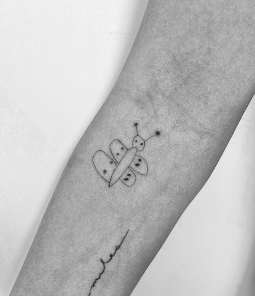Schermata 2021 06 15 alle 14.08.48 Chrissy Teigen ha un nuovo e dolcissimo tattoo