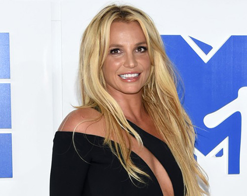 britney spears Britney ancora in topless su Instagram