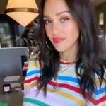 Jessica Alba multicolor su Instagram