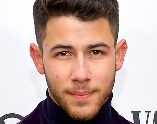 nick jonas Anche Nick Jonas si è tagliato la barba