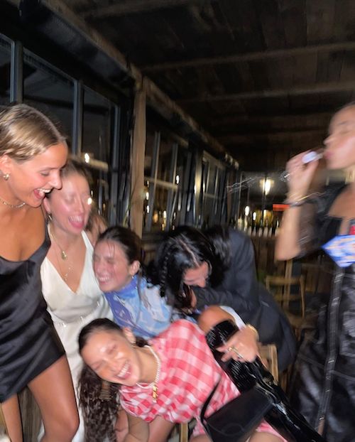 240208639 821193961903580 5885559316446821127 n Dua Lipa, festa di compleanno con Anwar e Bella Hadid