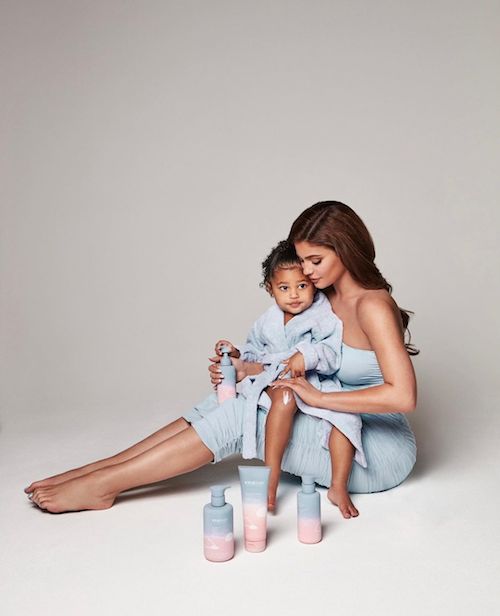 242552066 178472484401707 6669406308187465494 n Kylie Jenner con Stormi per Kylie Baby