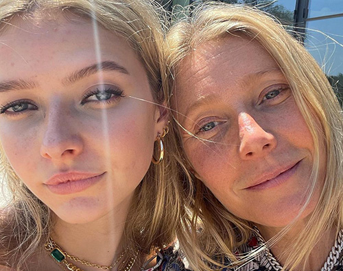 gwyneth  Gwyneth insieme a sua figlia Apple su Instagram