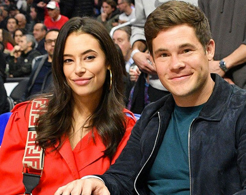 adam devine chloe bridges Adam DeVine e Chloe Bridges hanno detto sì