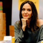 Angelina Jolie presenta il suo libro a LA