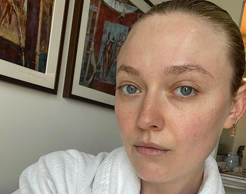 dakota Dakota Fanning, selfie senza trucco