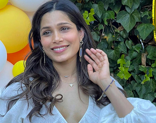 freida pinto Freida Pinto non sta più nel pancione