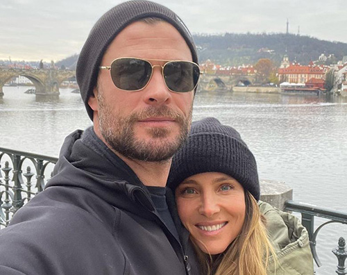 chris hemsworth 1 Chris Hemsworth ed Elsa Pataky, bacio romantico a Praga