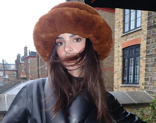 emily rata 1 Emily Ratajkowski a Londra per promuovere il suo libro