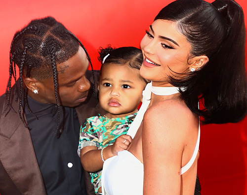 klylie stormi travis Travis Scott, anelli di diamanti per Kylie e Stormi