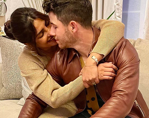 nick Priyanka Chopra e Nick Jonas innamorati sui social