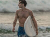Shawn Mendes si da al surf dopo la rottura con Camila