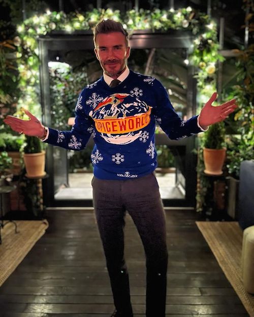 266788739 1096786261070893 2787442730840121476 n David Beckham e il maglione natalizio che celebra le Spice Girl