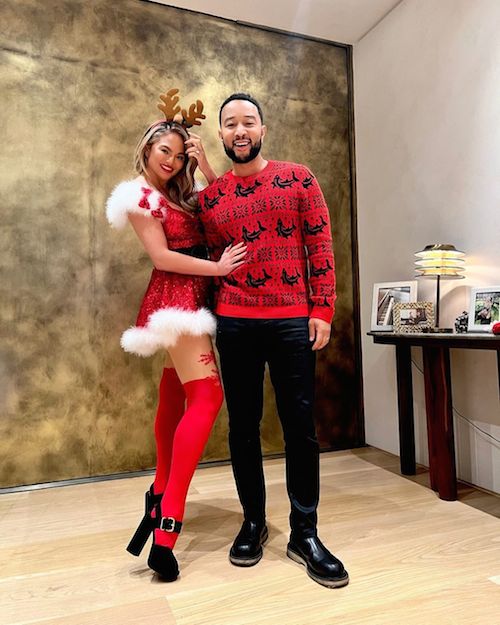 269607037 1253155755179276 1904532671870211144 n John Legend e Chrissy Teigen sono pronti per Natale