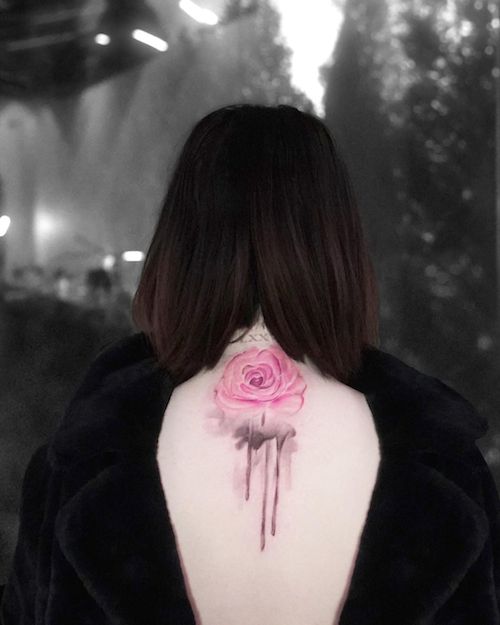 270167237 1531752947181609 1777706132418083533 n Selena Gomez ha completato il tattoo sulla schiena