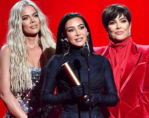 kim k Kim Kardashian ringrazia Kanye West ai Peoples Choice Awards